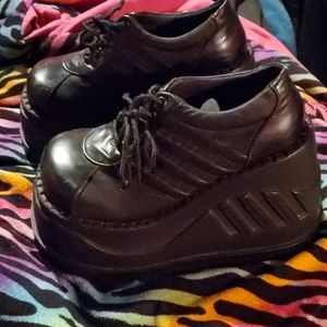 ☆Sz 7 Demonia Stomp Platforms☆